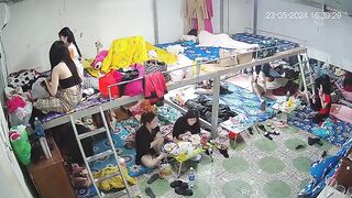 最新ハック流出：ウェブカメラ盗撮映像 ❤️ 多角度からの覗き見 — 寮で着替えるクラブホステスたちを隠し撮り（美女たちの競演） ipcam 1 17