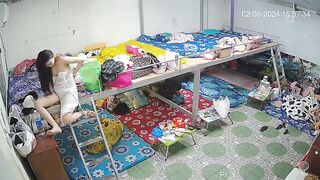 最新ハック流出：ウェブカメラ盗撮映像 ❤️ 多角度からの覗き見 — 寮で着替えるクラブホステスたちを隠し撮り（美女たちの競演） ipcam 2 04