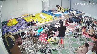 最新ハック流出：ウェブカメラ盗撮映像 ❤️ 多角度からの覗き見 — 寮で着替えるクラブホステスたちを隠し撮り（美女たちの競演） ipcam 3 16