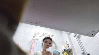 「悪徳大家」シリーズ：ティーザー版 ❤️ リアルこそが真髄 —— 美人女性入居者の入浴・着替え・自慰行為、そして出会いの手配（日常の様子）を隠し toilet 2 04
