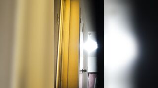 こんなに可愛い女子大生が陰毛丸出しで食器洗い。 足を上げる度に陰毛がそよぎ、パックリ割れ目が御開帳 voyeur jp 2