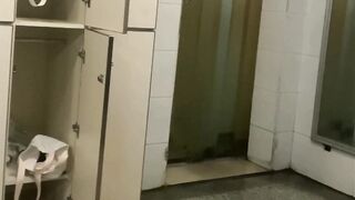 大学の「クズ女」が親友を裏切る：ルームメイトを盗撮――寮内での全裸シャワー映像（動画4本） toilet 1