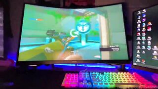 Lov3lyChick Sucks Her Gamer Boyfriend OnlyFans