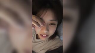 寝て起きてご飯食べてオナる！日常系モロ見せライブで人気の子 jvip