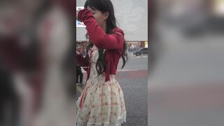 (BC-AA-647) 超ミニ白スカートの絶世美女 —— ギリギリ見えるシームレス下着… カメラを見下ろし、あわや露出寸前… [個室からのオリジナル版] ipcam 2