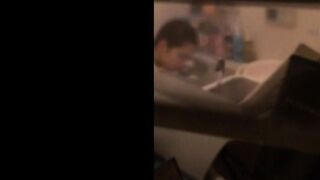 隠し撮りコンピレーション #2：シャワー・自慰・セックスに興じる少女、熟女、そして大人の美女たち [オリジナルソース] toilet 3 04