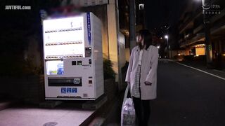 SCOP-887 A girl is broke on her way home from a cosplay event... but when you dangle some money in front of her, she'll be hooked right away Reducing Mosaic JAV
