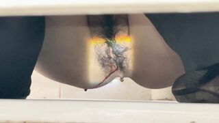【トイレ盗撮】強引な撮影と照明 — スマホの鮮明なピントがマンコとアナルを丸出しに toilet 2 01