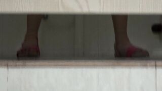 【定番・トイレ映像】「青春への賛歌」シリーズ：完全版 — 高校2年生の少女が、その可憐な秘部から排尿する様子を至近距離で捉えた映像に加え toilet 3 02