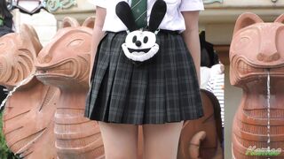 【Iphone Ipad用】超有名テーマパークで大量女子の4K画質パンチラ！！第二弾 voyeur jp