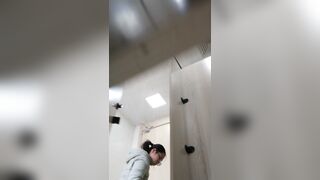 【定番・トイレ映像】「青春への賛歌」シリーズ：完全版 — 高校2年生の少女が、その可憐な秘部から排尿する様子を至近距離で捉えた映像に加え toilet 1 07-150426