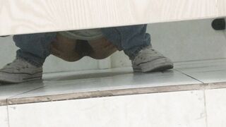 【定番・トイレ映像】「青春への賛歌」シリーズ：完全版 — 高校2年生の少女が、その可憐な秘部から排尿する様子を至近距離で捉えた映像に加え toilet 1 09-150426