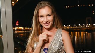 Iamlittlequeen Blows A BBC On The Balcony OnlyFans