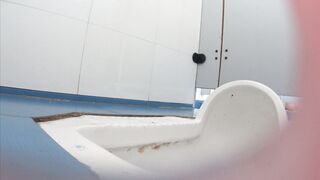 【定番・トイレ映像】「青春への賛歌」シリーズ：完全版 — 高校2年生の少女が、その可憐な秘部から排尿する様子を至近距離で捉えた映像に加え toilet 1 03-160426