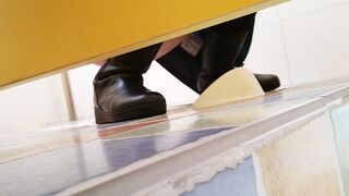【定番・トイレ映像】「青春への賛歌」シリーズ：完全版 — 高校2年生の少女が、その可憐な秘部から排尿する様子を至近距離で捉えた映像に加え toilet 3 04-160426