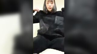 Aカップちっぱい パイパンロリの指入れ即イキ オナニー jvip