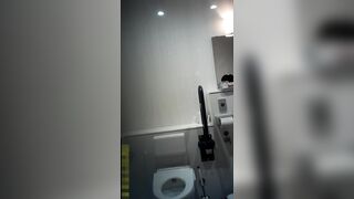 北●景子激似！薄毛の秘部を前後から襲います【突撃！隣の女子トイレ⑤ jvip