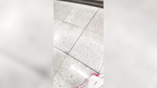 新たにリークされた❤️ 衝撃的な映像 【路上銃撃】超爆発！少女を撃ち、射精排尿（2） ipcam 03-190426