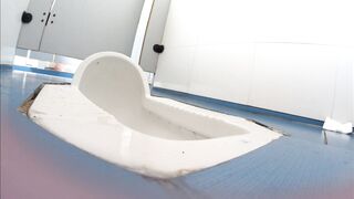 【定番・トイレ映像】「青春への賛歌」シリーズ：完全版 — 高校2年生の少女が、その可憐な秘部から排尿する様子を至近距離で捉えた映像に加え toilet 3 02-190426