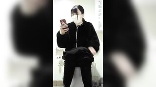 公衆便所で女子大生のオナニー盗撮 jvip
