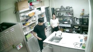 케이크 가게 주방 주인과 여성 직원 korean porn vip ipcam 01-200426