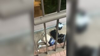 ❤️興味津々❤️ 香港の住宅団地から来た男子生徒2人と女子生徒1人が、屋外で3Pアクティビティを楽しんでいます！ ipcam 01-200426