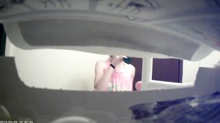 【無】シーの娘とその友達の脱衣を盗撮した記録 voyeur jp 11-200426