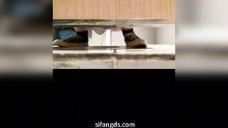 【独占先行公開】オフの素顔＆トイレ自撮り（Vol.4） toilet 2 02-210426