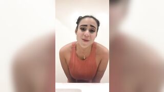 CarmelaClutchfree Gets Seductive In A Bathtub OnlyFans
