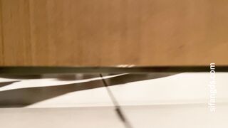 ❤️新たに流出✅ カジュアルなトイレショット（パート3）「巨乳美女」 toilet 12-250426