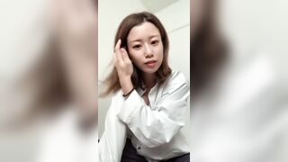 Ｓ級美人女子Ｍ字接写＆起立下からモジャ陰毛くぱぁ丸見え！ jvip
