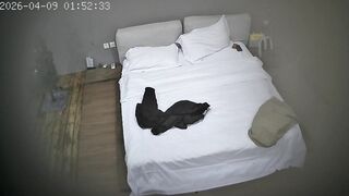 4月9日に流出した写真：上品なレズビアンカップル2人がホテルで性行為をしているところがカメラに捉えられ、キスをしている写真や、その行為を撮影 ipcam
