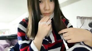 可愛い顔で未処理のあそこを広げてオナみせする素人ちゃん jvip