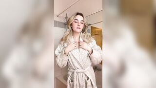 Blondieestella Shows Tits Under Her Bathrobe OnlyFans