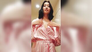 MOMO SUCKING DEEP 70859 1 KPOP ALLPOP