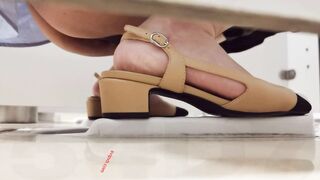 54D7 最新トイレ盗撮動画：魅惑の女神たちが大集結（動画22本 ＋ 写真19枚） toilet 1 09-010526