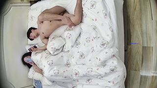 3月20日に流出したホテルの写真❤️ 普段のイメージとは正反対に、毎日可愛いシーツを交換する清潔感のある大人の眼鏡女性が、2日間で5回もセックス ipcam 21-020526