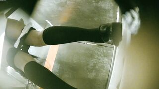 ナイトクラブの情景（後姿）：ストッキング、ハイヒール、そして大きなヒップ！［『Room』オリジナル版］ toilet 2 12-030526