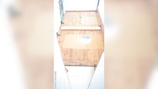 新たに流出した製粉工場のトイレの写真❤️ 「シティ・オブ・ゴッド」シリーズのトイレのパノラマビュー。1つのフレームに複数の人が写っており toilet 40-030526
