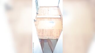 新たに流出した製粉工場のトイレの写真❤️ 「シティ・オブ・ゴッド」シリーズのトイレのパノラマビュー。1つのフレームに複数の人が写っており toilet 47-030526