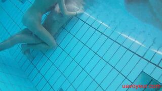 興味津々JS2人組がJKカップルのいちゃつきを観察 voyeur jp