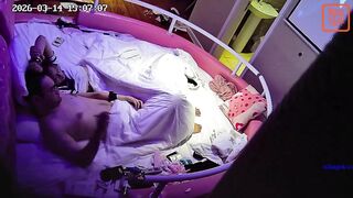 ⭐ホテルの隠しカメラ⭐ だらしない老人が若い女の子の体に悪夢のようなタトゥーを貼り付け、3日間楽しむ。 ipcam 005 070526