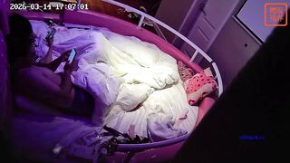 ⭐ホテルの隠しカメラ⭐ だらしない老人が若い女の子の体に悪夢のようなタトゥーを貼り付け、3日間楽しむ。 ipcam 007 070526