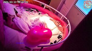 ⭐ホテルの隠しカメラ⭐ だらしない老人が若い女の子の体に悪夢のようなタトゥーを貼り付け、3日間楽しむ。 ipcam 018 070526