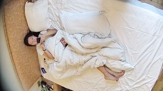 上品な眼鏡をかけた女の子が彼氏とセックスをしたが、性的に欲求不満で、彼にセックスしてほしいと懇願した。 ipcam 06-100526