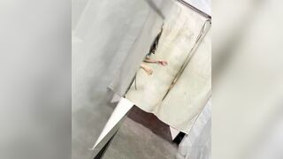 新たに流出した4月の写真：トイレショット❤️ 照明を使った無許可撮影 - うんちやおしっこをする一連の素晴らしい美女たち。 toilet 01-110526