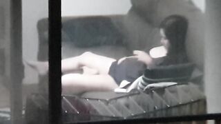 (한국야동) 야동보며 자위하는중 애기울어 모유수유하는 젊은 미시 korean porn vip