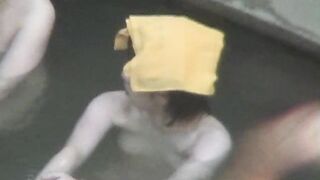 浴場の天女たち 自然の中の裸女の群れ 1-5 voyeur jp 120526 04
