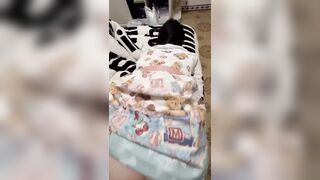【Appleのオリジナルカメラがクラウドから流出】毛深い、近寄りがたい少女と彼女のボーイフレンドの顔出しセックス自撮り、JKスカート、ロリータ china (20)