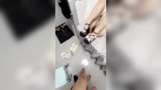 【Appleのオリジナルカメラがクラウドから流出】毛深い、近寄りがたい少女と彼女のボーイフレンドの顔出しセックス自撮り、JKスカート、ロリータ china (7)